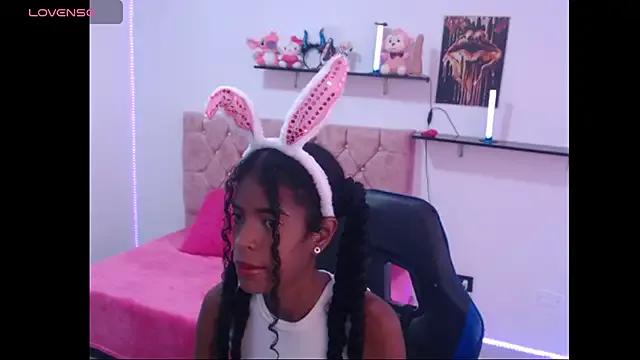 thianahorny from StripChat is Freechat