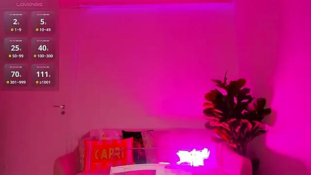 TiaBelle from StripChat is Freechat