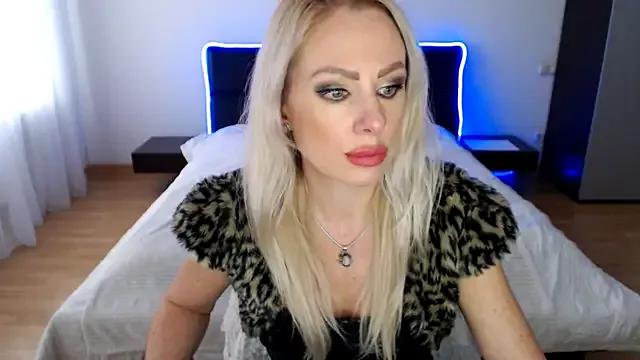 Tina_Shines from StripChat is Freechat