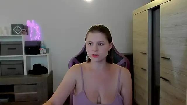 TinniAngel from StripChat