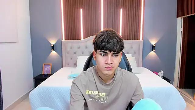 Tommy18__ from StripChat