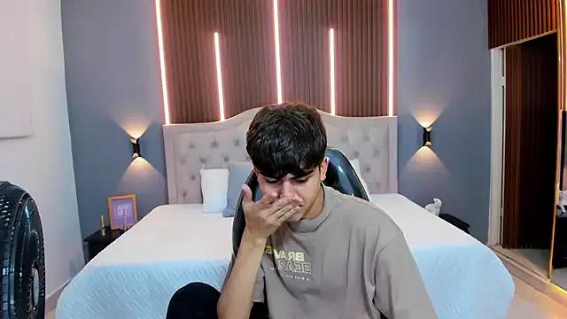 Tommy18__ from StripChat