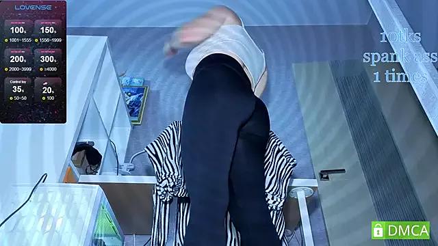 Touch_me_bb from StripChat