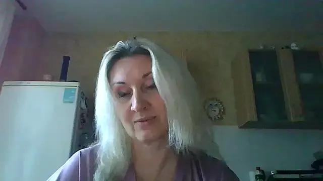 Tovelyn from StripChat is Freechat
