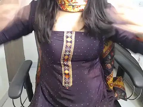 Vaani_09 on StripChat 
