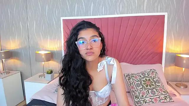 ValentiinaCruz from StripChat is Freechat