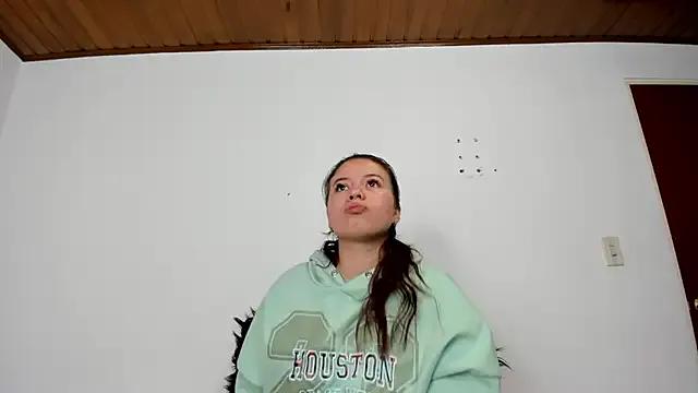 Vanessa_Martinz from StripChat is Freechat