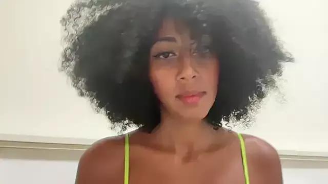 Vaylisse from StripChat is Freechat