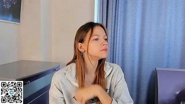 VelvetRisque from StripChat is Freechat