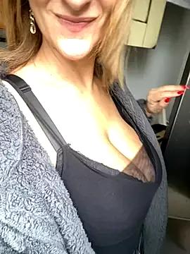 Veryvery30 from StripChat is Freechat