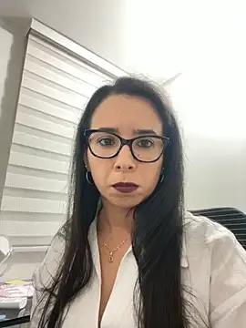 Vicky_ro from StripChat is Freechat