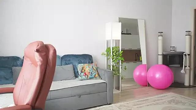 Victoria1Love from StripChat is Freechat