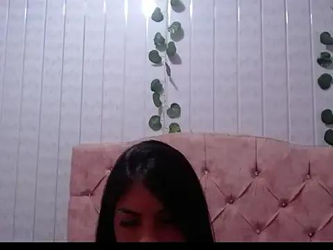 Victoria_Alvarez from StripChat is Freechat