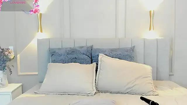 victoria_bourne from StripChat is Freechat