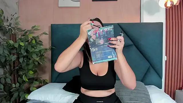 VictoriaHarriss from StripChat is Freechat