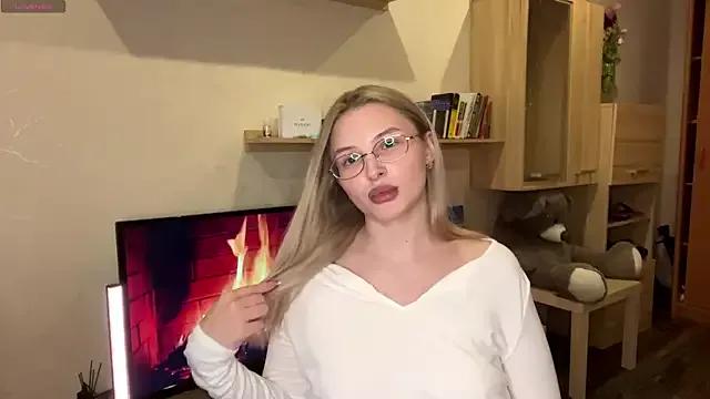 VictoriaMystery from StripChat is Freechat