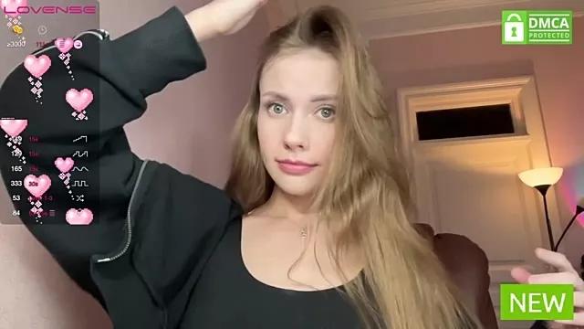 Vikki_Cheese from StripChat