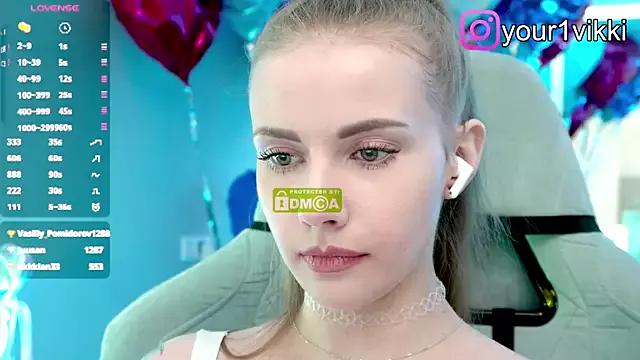 Vikki_Cheese from StripChat