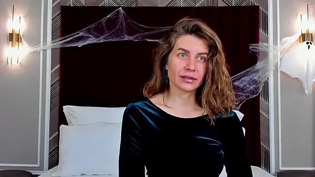 VikkiStorm from StripChat