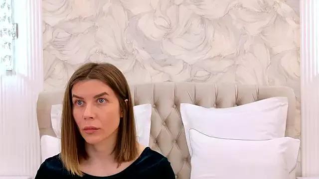 VikkiStorm from StripChat