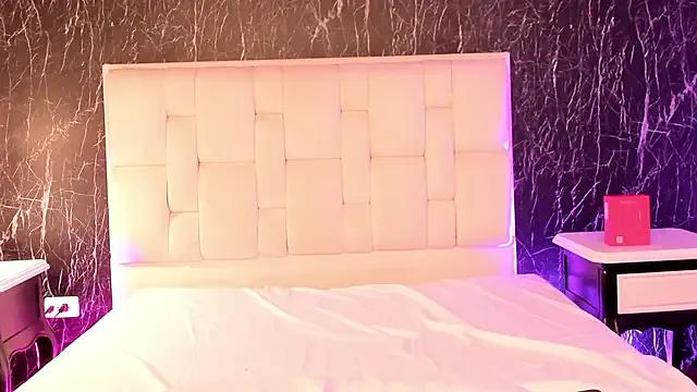 ViolettConnor-x from StripChat is Freechat