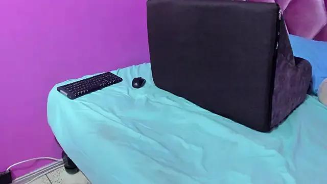 VIVIAN_ORTIZ_ from StripChat is Freechat