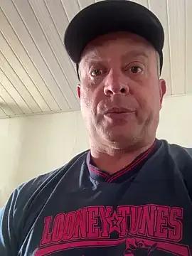 wellingtonmds from StripChat is Freechat