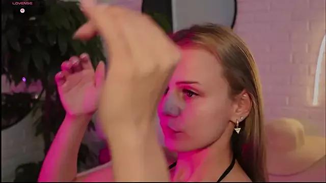 Wendy_D0ll from StripChat