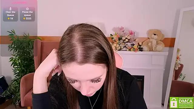 WildHoneyXO from StripChat is Freechat