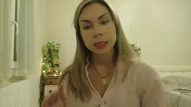 wonderalice31 from StripChat is Freechat