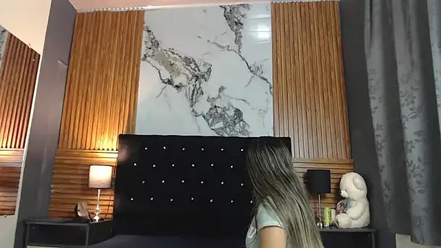 Wonderkloe_ from StripChat is Freechat