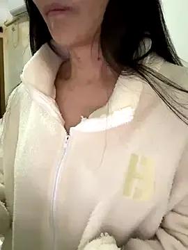 Xiiuuff18 from StripChat