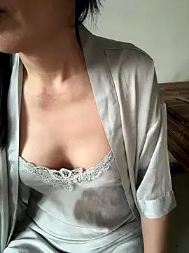 Xiiuuff18 from StripChat