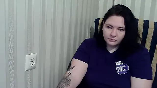 XLisaBlueXsS from StripChat is Freechat