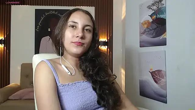 xlunna from StripChat is Freechat