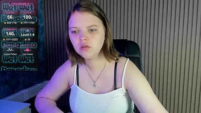 Xtera_Delis from StripChat is Freechat