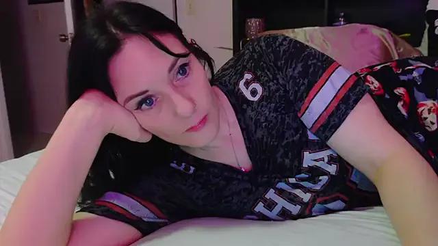 xxxCRYSTALxxx from StripChat is Freechat