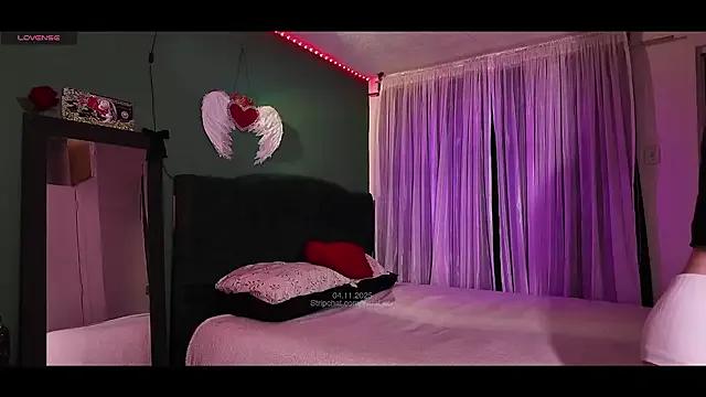 YaraLeon from StripChat is Freechat