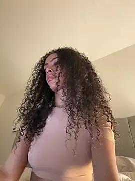 yasmingarcia from StripChat is Freechat