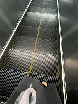 Yimisun01 from StripChat