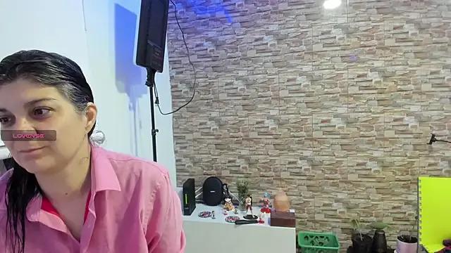 Find your cherished anal broadcaster match with our advanced interactive search and filtering options, allowing you to tailor-make your live event desires.