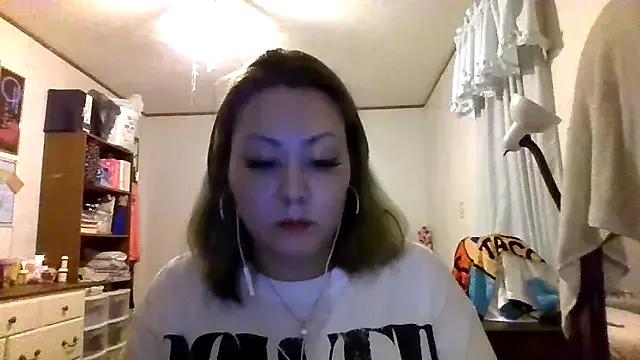 YOUNGFLICKA from StripChat is Freechat