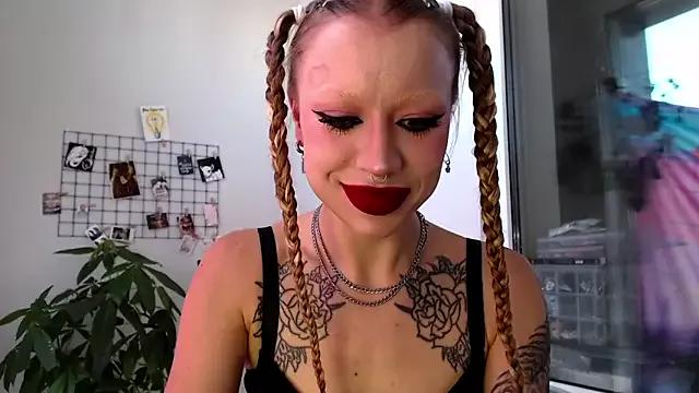 Your_Sweet_Blondie from StripChat is Freechat