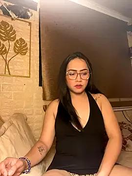 yourdevilsweettsx from StripChat is Freechat