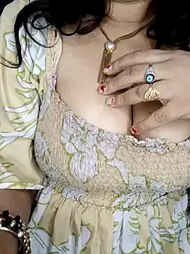 Yours-SAMAIRA from StripChat is Freechat