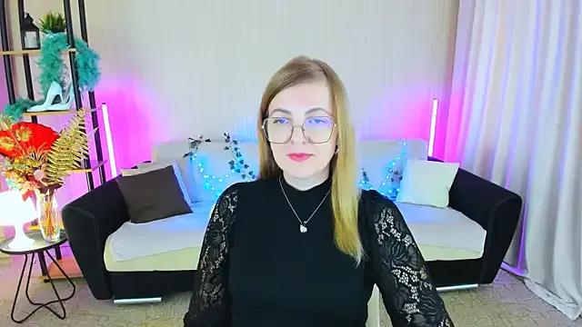 YourUniverser from StripChat is Freechat