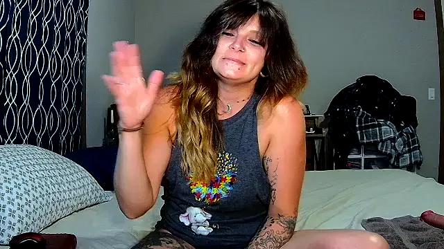 ZeelaXoXo from StripChat